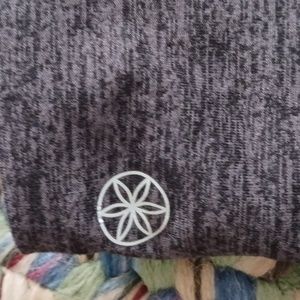 GAIAM YOGA PANTS SZ MED